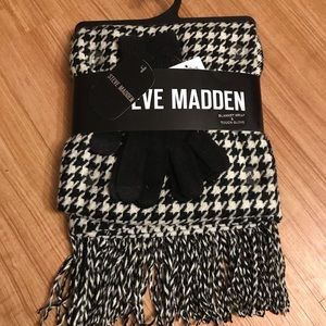 NWT Steve Madden Blanket Wrap and Gloves-blk/white
